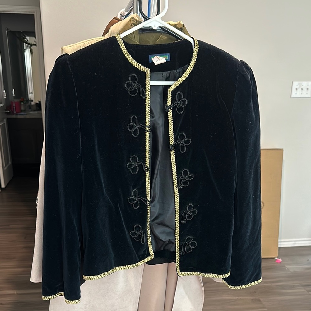 Elegant Black Velvet Jacket with Gold Trim
